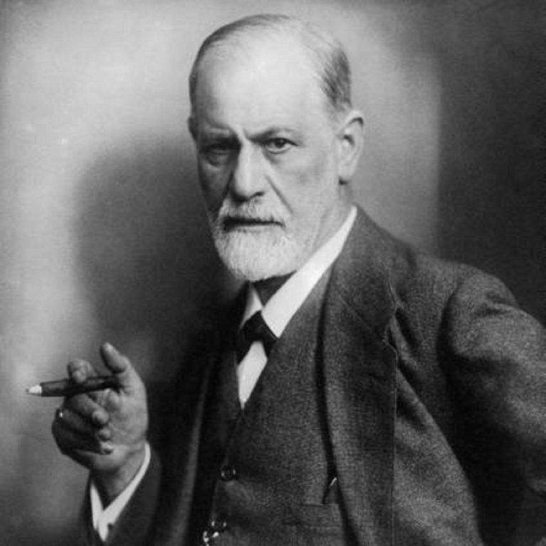 Photo de Freud pour illustrer la différence entre psychanalyste et psychologue ou psychothérapeute comme Amanda Tichit