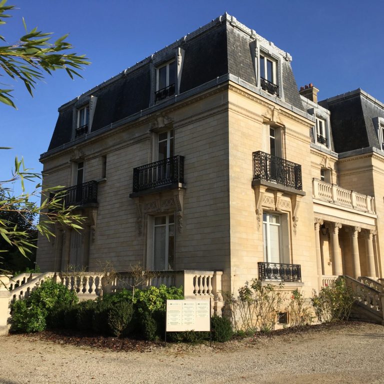 Photo du bâtiment style haussmannien où se trouve le cabinet de psychologue et psychothérapeute de Amanda Tichit